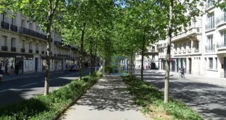 Retail in Paris for lease - Building Photo - Image 2 of 3