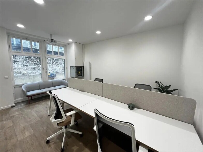 Office in Paris for lease - Building Photo - Image 1 of 6