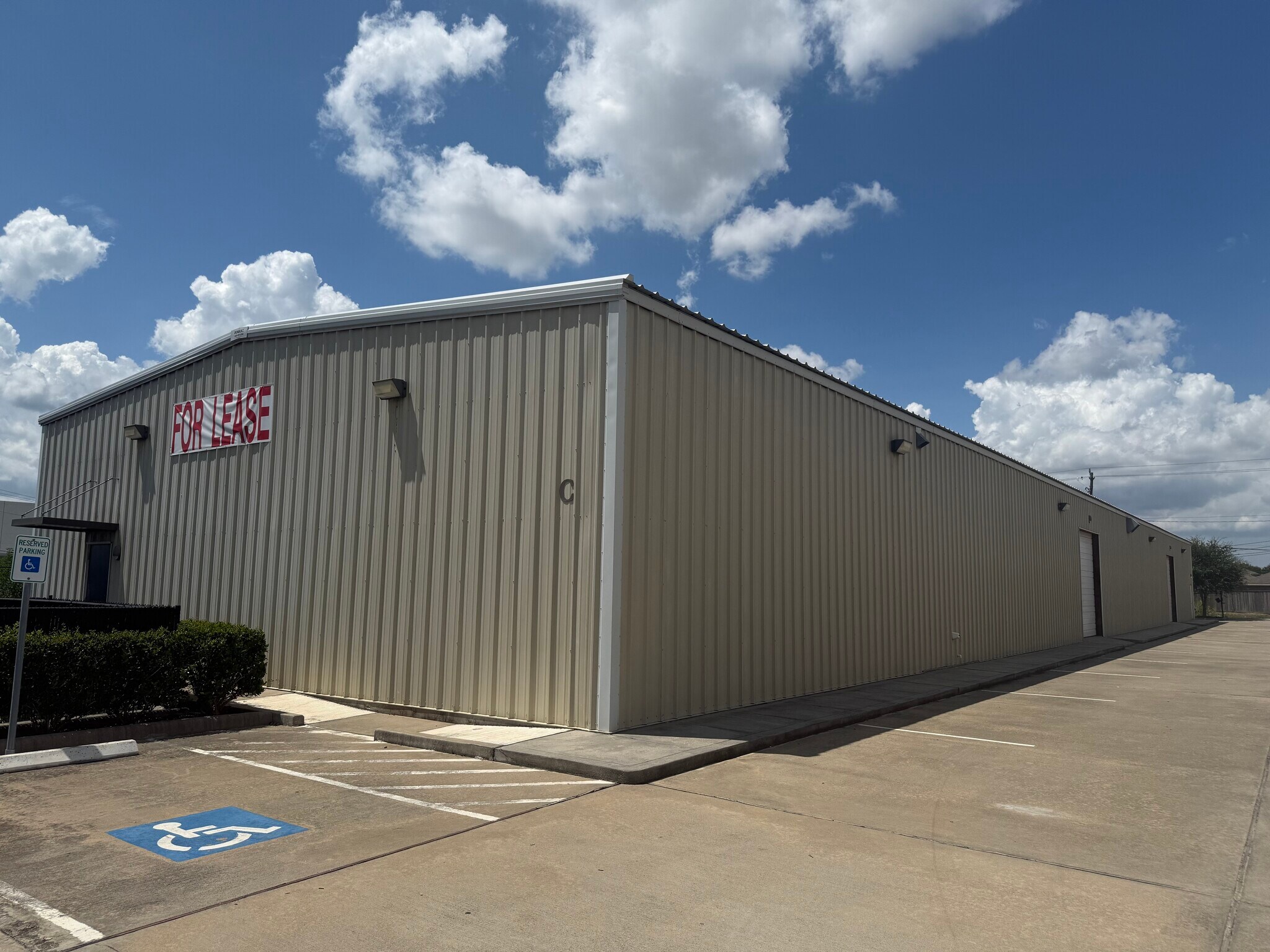 8051 S Sam Houston Pky, Houston, TX for lease Building Photo- Image 1 of 34