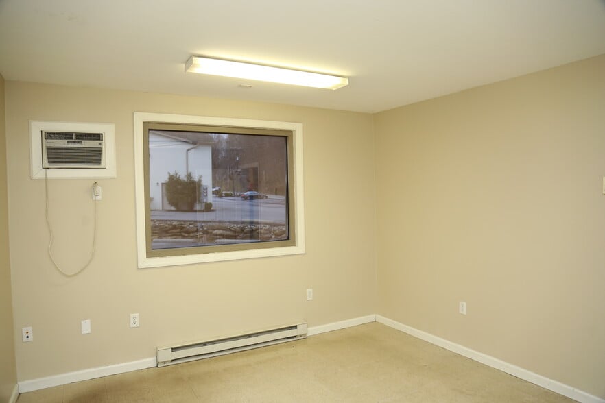 925 Canyon Rd, Morgantown, WV for lease - Building Photo - Image 3 of 12