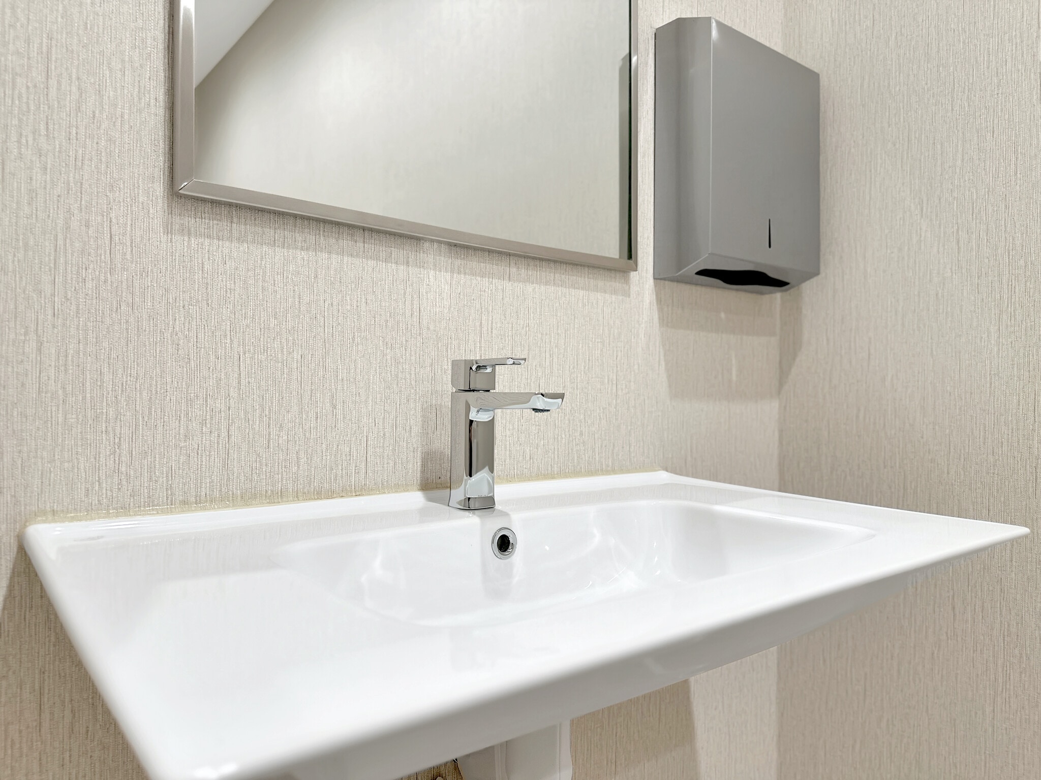 6700 NE 2nd Ct, Miami, FL for sale Interior Photo- Image 1 of 21