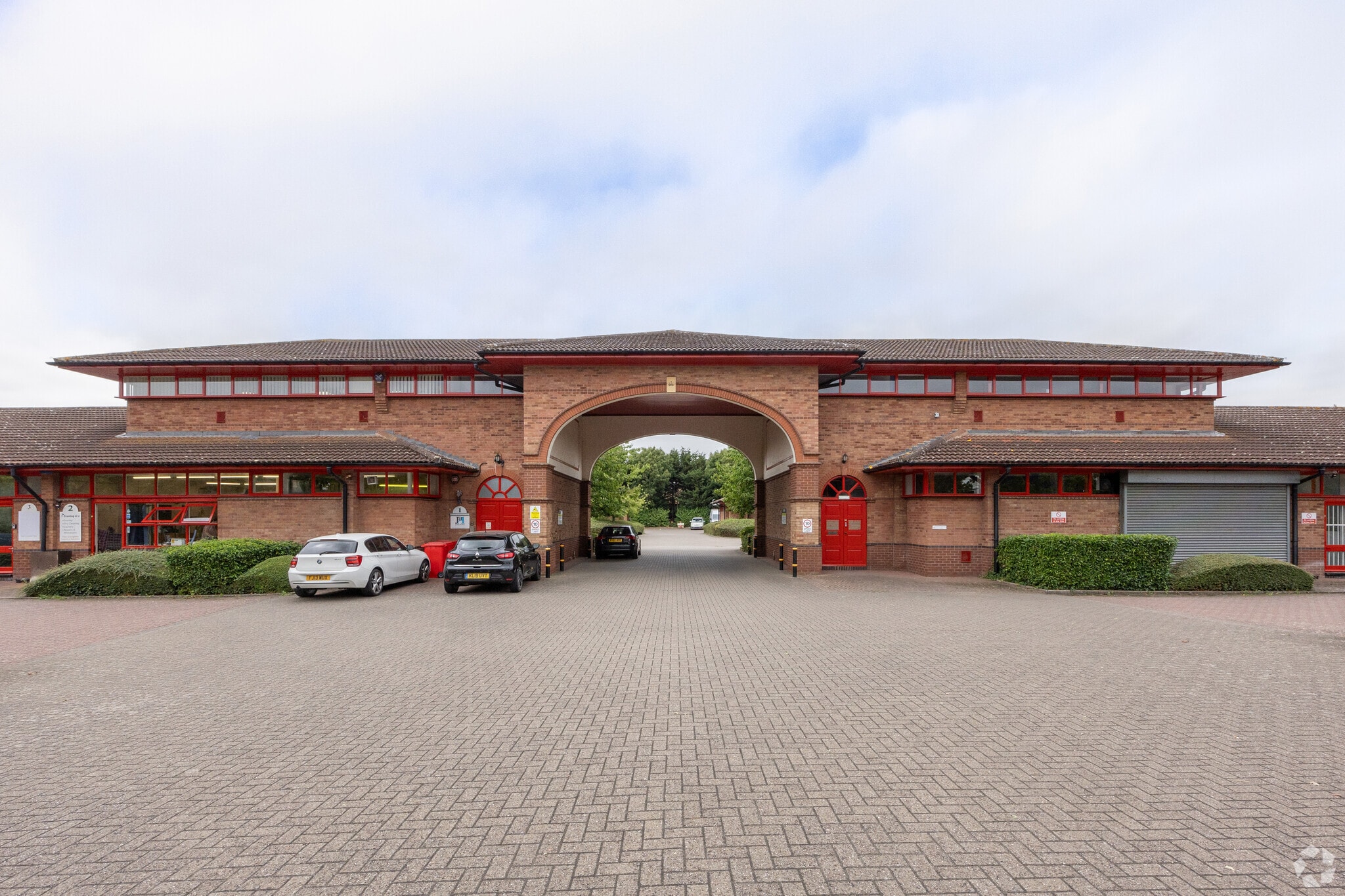 1-26 Cochran Clos, Milton Keynes for sale Primary Photo- Image 1 of 1