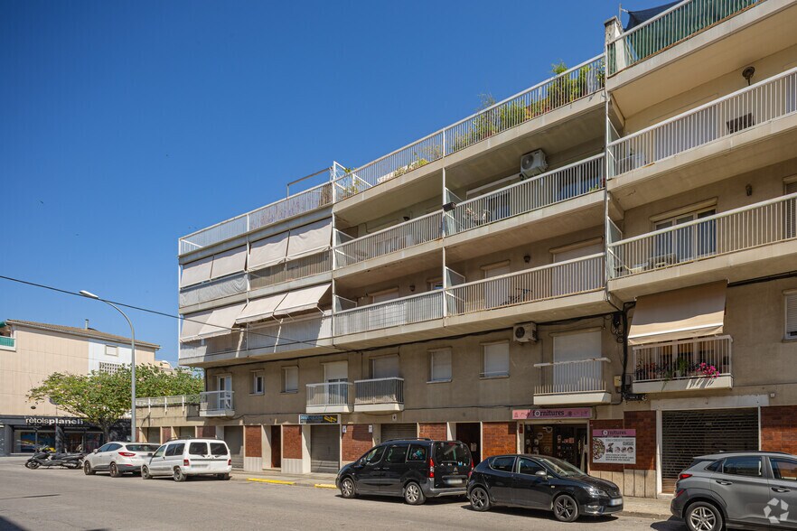 Retail in Igualada, Barcelona for lease - Building Photo - Image 2 of 3
