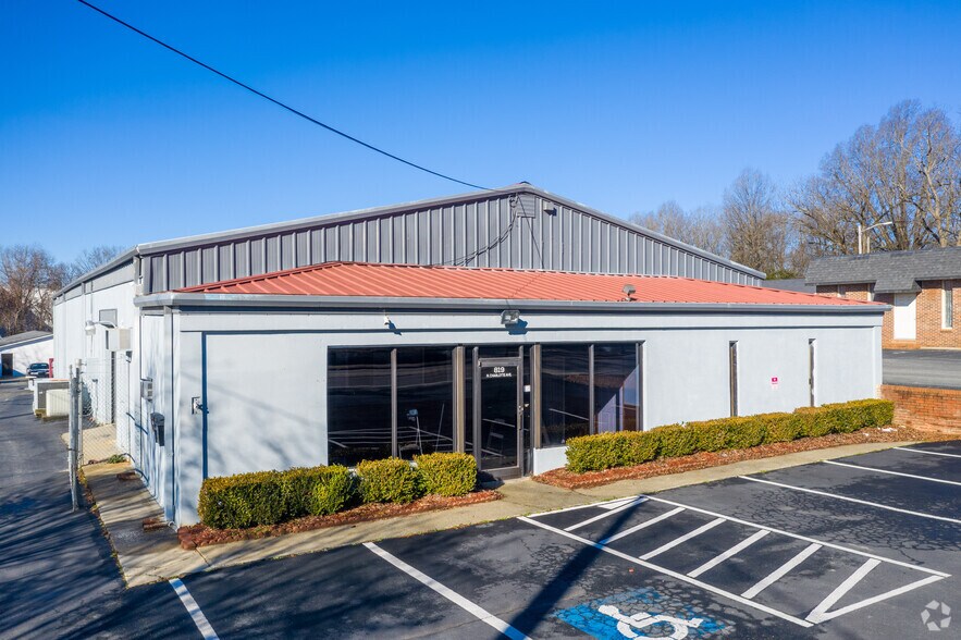 819 N Charlotte Ave, Monroe, NC for sale - Primary Photo - Image 1 of 1