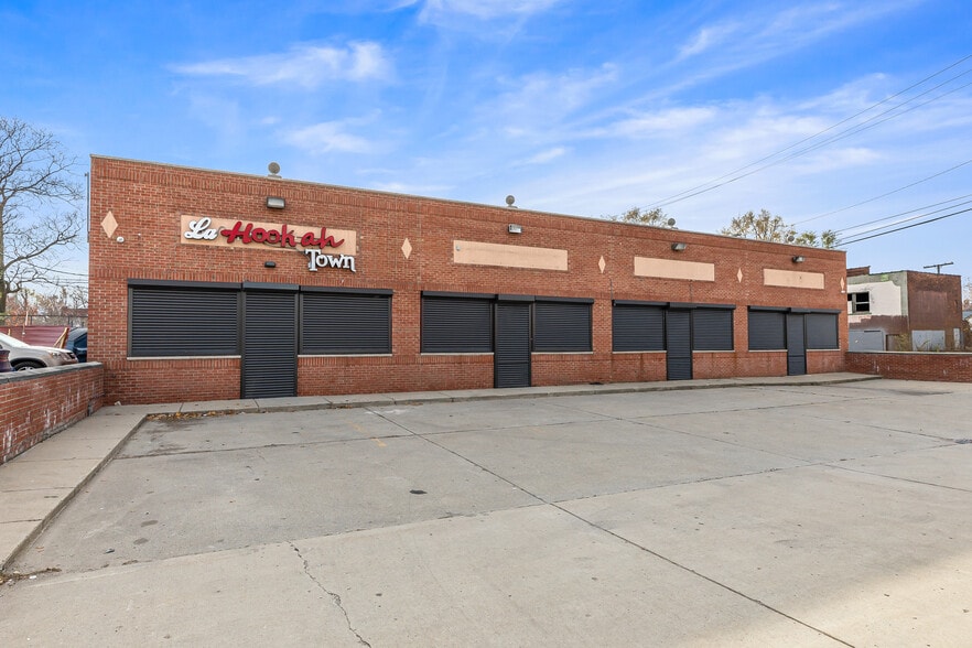 3959-3971 W Vernor Hwy, Detroit, MI for lease - Building Photo - Image 2 of 11
