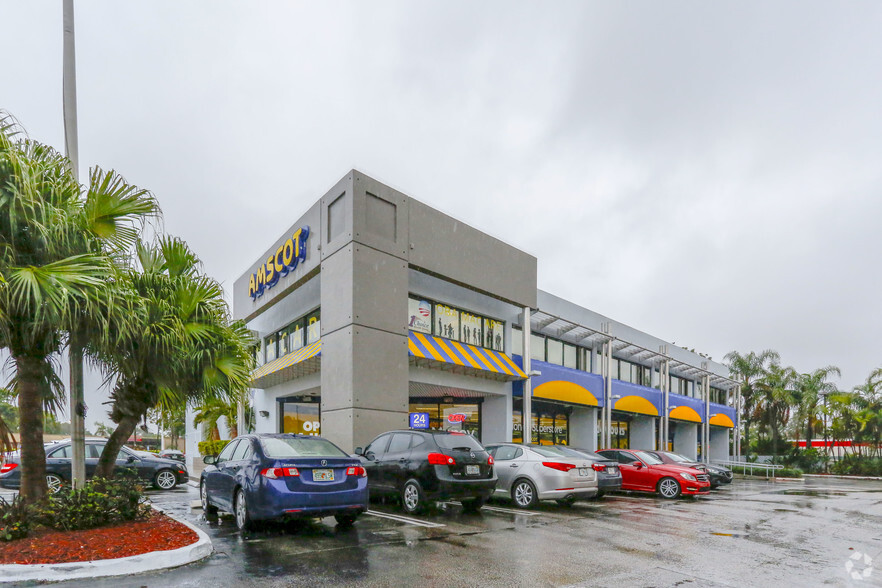 18452-18538 NW 67th Ave, Miami Gardens, FL for lease - Building Photo - Image 1 of 3