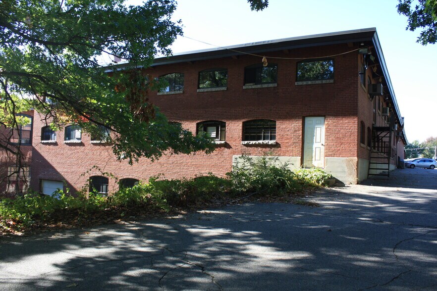 1117-1119 Douglas Ave, Providence, RI for sale - Building Photo - Image 1 of 1