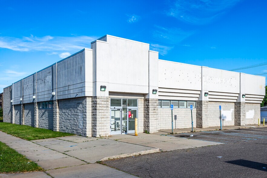 13600 E 7 Mile Rd, Detroit, MI 48205