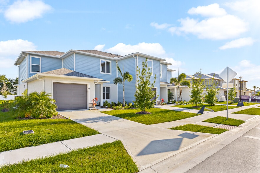 Hidden Woods - 12 Luxury Townhomes portfolio of 3 properties for sale on LoopNet.com - Building Photo - Image 3 of 29