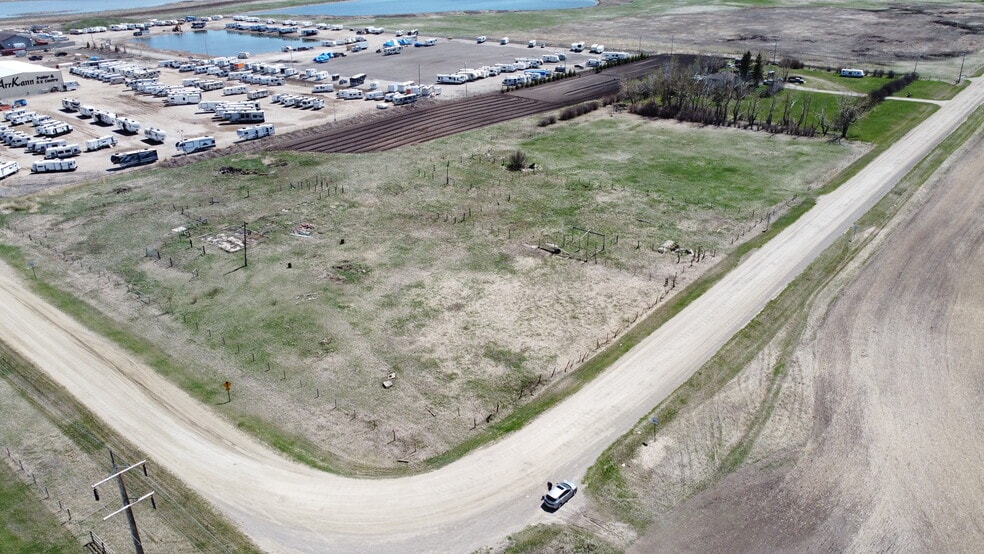 241202 Vale View Rd, Rocky View No 44, AB for sale - Aerial - Image 3 of 4