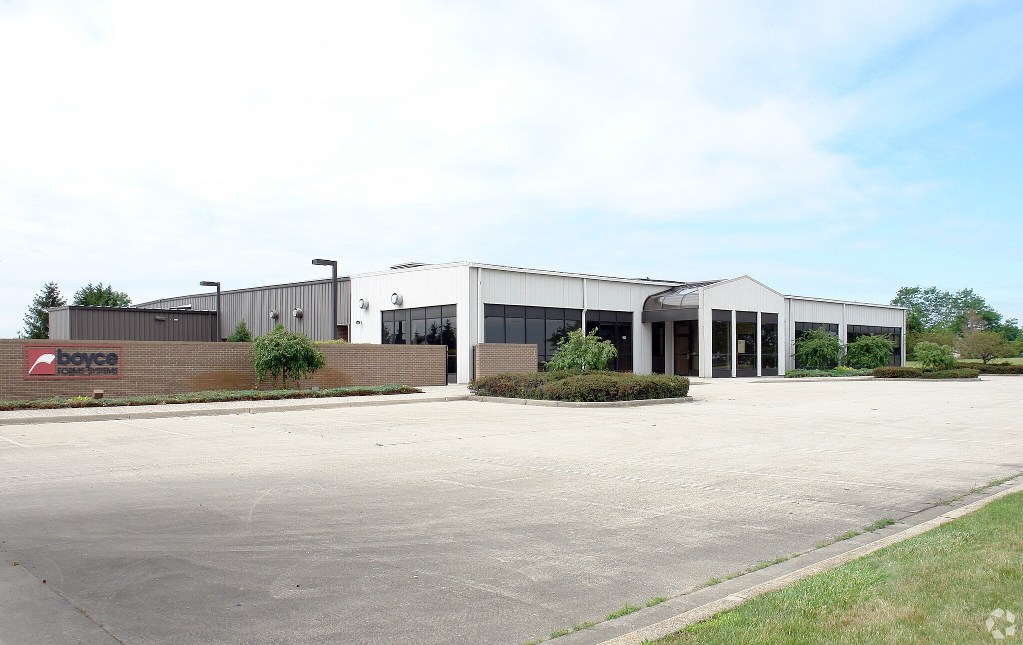 501 W Riggin Rd, Muncie, IN for sale Primary Photo- Image 1 of 1