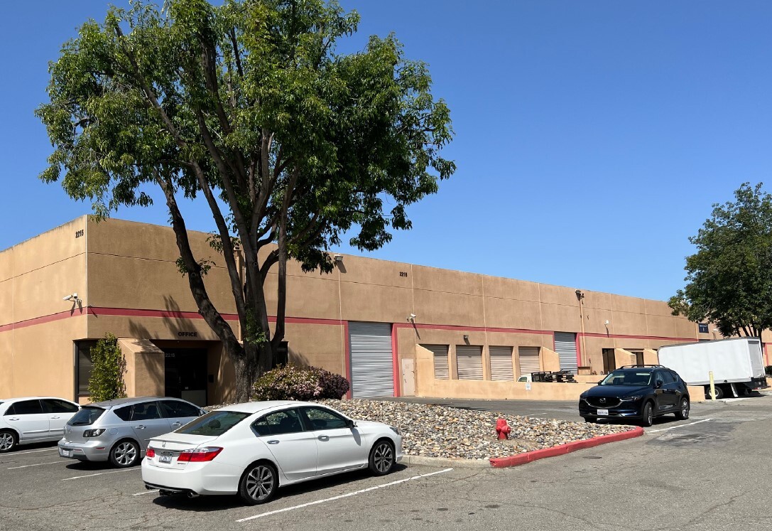 2215-2221 Ringwood Ave, San Jose, CA for lease Building Photo- Image 1 of 4