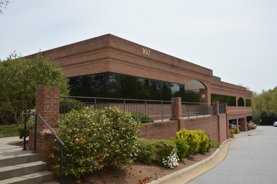 160 Kimel Forest Dr, Winston-Salem, NC for lease - Building Photo - Image 2 of 11