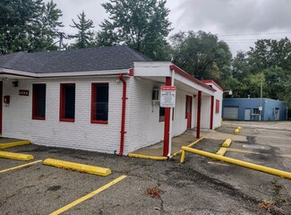 More details for 1494 W Waterloo Rd, Barberton, OH - Retail for Sale