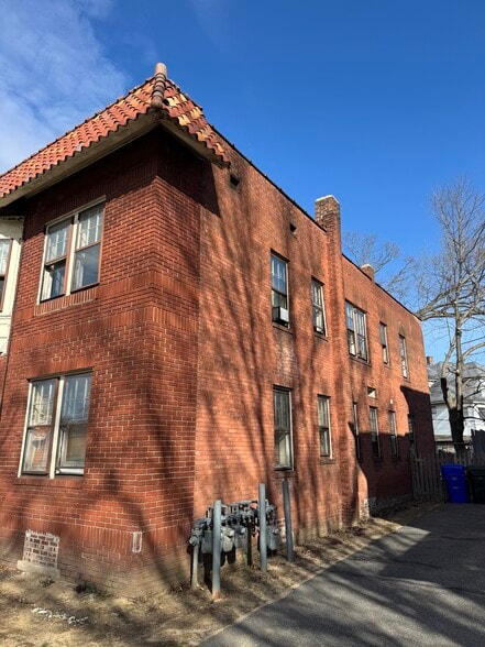 758 Sumner Ave, Springfield, MA for sale - Building Photo - Image 3 of 9