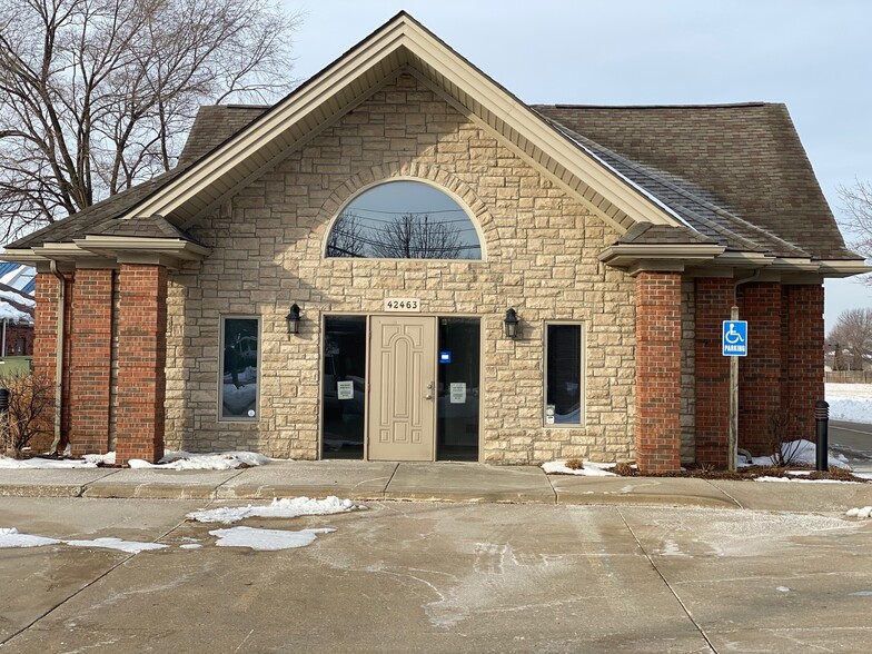 42463-42469 Garfield Rd, Clinton Township, MI for lease - Building Photo - Image 3 of 6