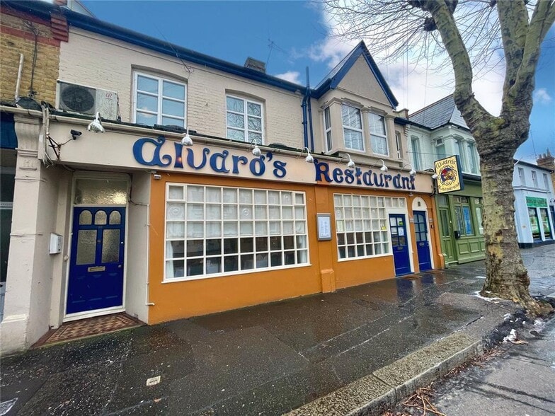 32-34 St. Helens Rd, Westcliff On Sea for sale - Building Photo - Image 1 of 16