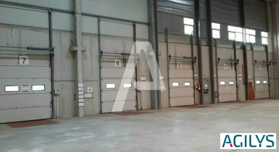 Industrial in Combs-la-Ville for lease - Interior Photo - Image 2 of 5