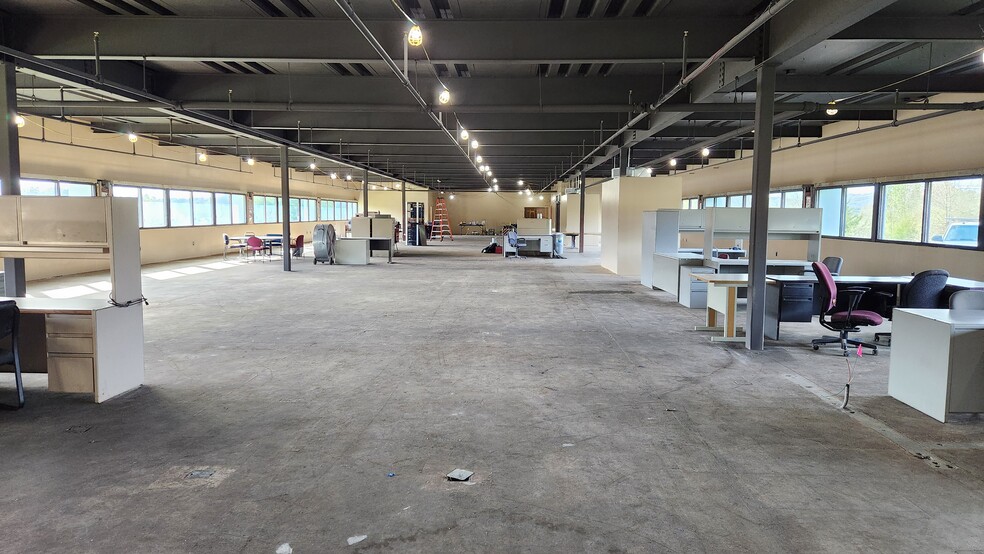 150 Americus Way, Oak Ridge, TN for lease - Interior Photo - Image 3 of 12