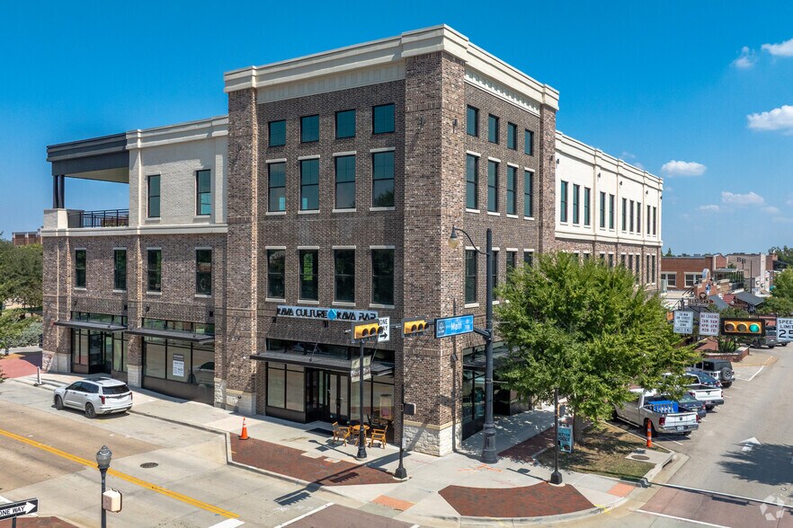 191 W Main St, Lewisville, TX for lease - Building Photo - Image 1 of 3