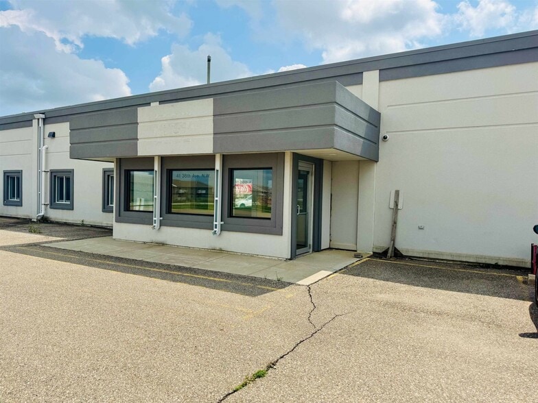 3520 N Broadway, Minot, ND for lease - Building Photo - Image 2 of 3