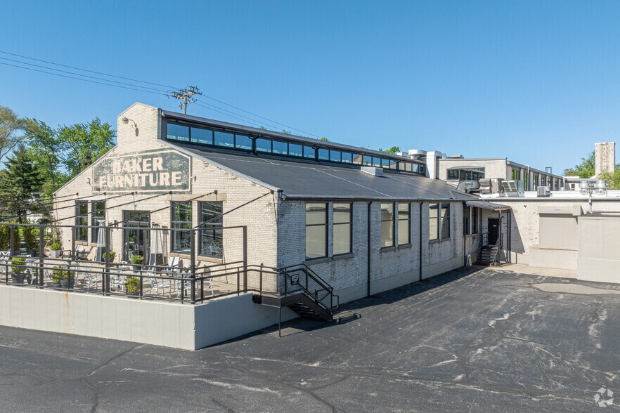 217 E 24th St, Holland, MI for lease - Building Photo - Image 1 of 2