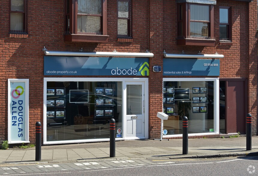 9-12 Johnston Rd, Woodford Green for lease - Building Photo - Image 2 of 6