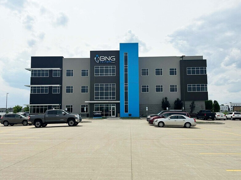 3285 47th St S, Fargo, ND for sale - Building Photo - Image 1 of 22