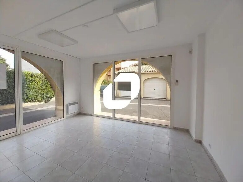 Office in Béziers for sale - Interior Photo - Image 2 of 10