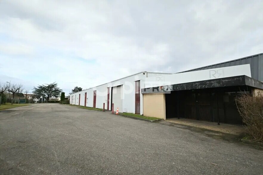 Office in Rillieux-la-Pape for lease - Building Photo - Image 1 of 3