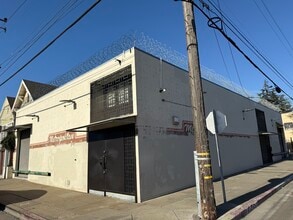 550 E 10th St, Oakland, CA for lease Building Photo- Image 1 of 8