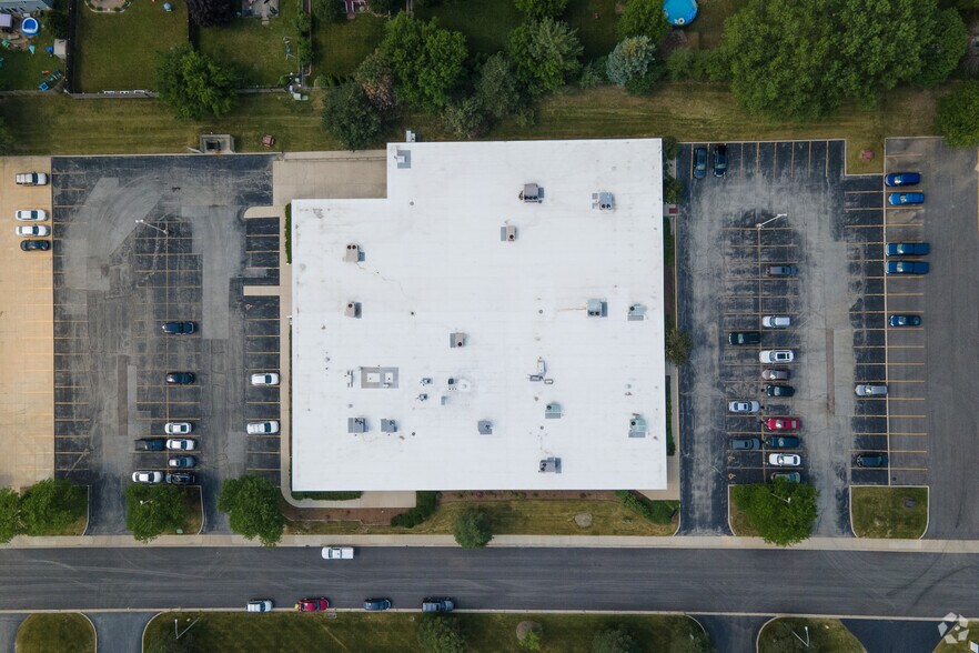 800 Springer Dr, Lombard, IL for lease - Aerial - Image 2 of 5