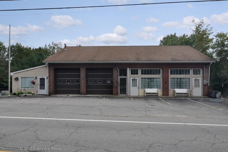 963 Victory Hwy, Mapleville, RI for sale - Building Photo - Image 1 of 1