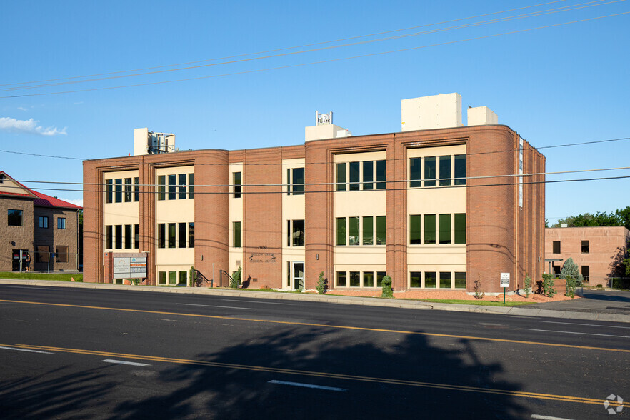 7050 S Highland Dr, Cottonwood Heights, UT for lease - Building Photo - Image 1 of 3