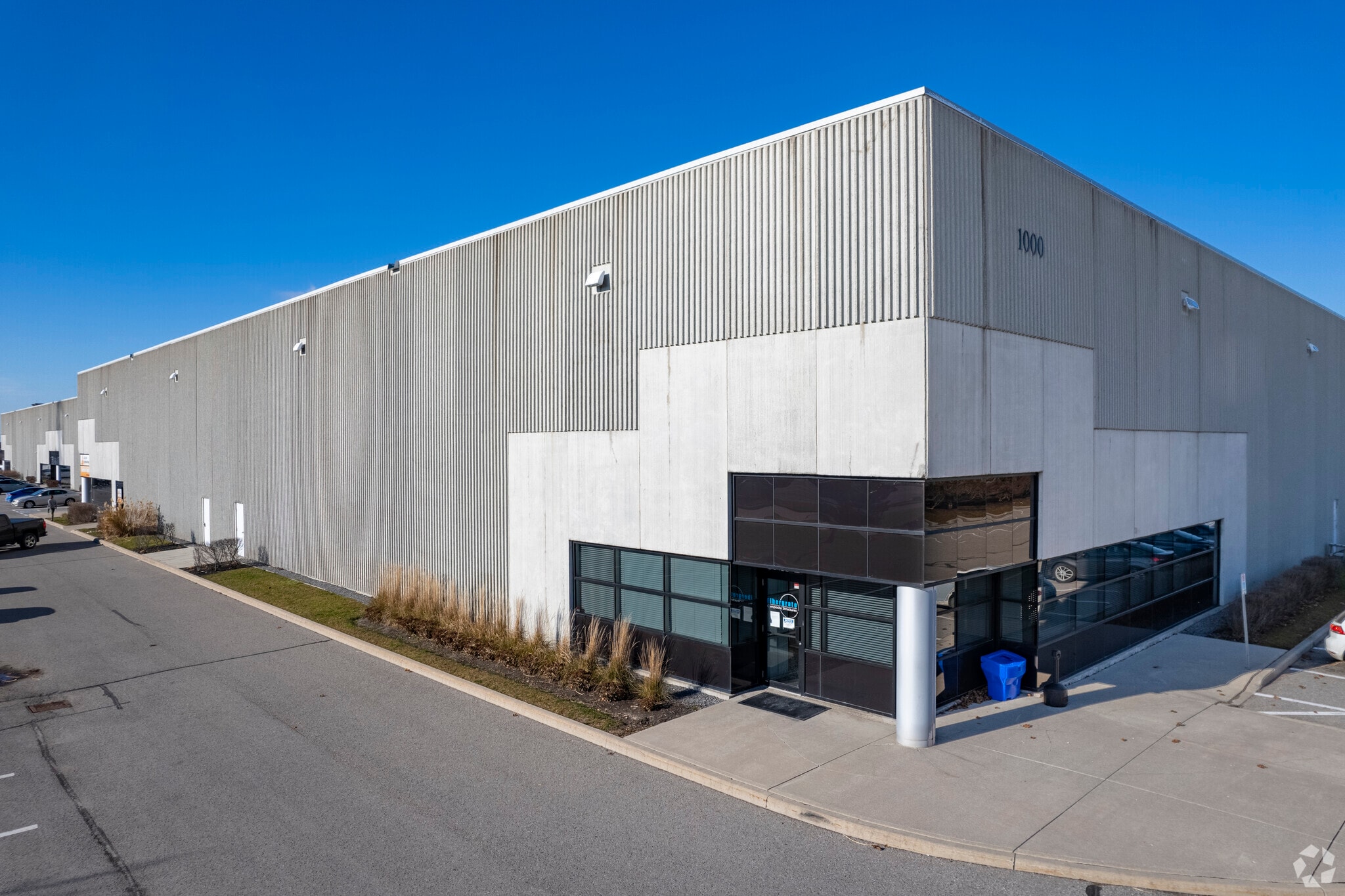 1000 Thornton Rd S, Oshawa, ON for lease Primary Photo- Image 1 of 6