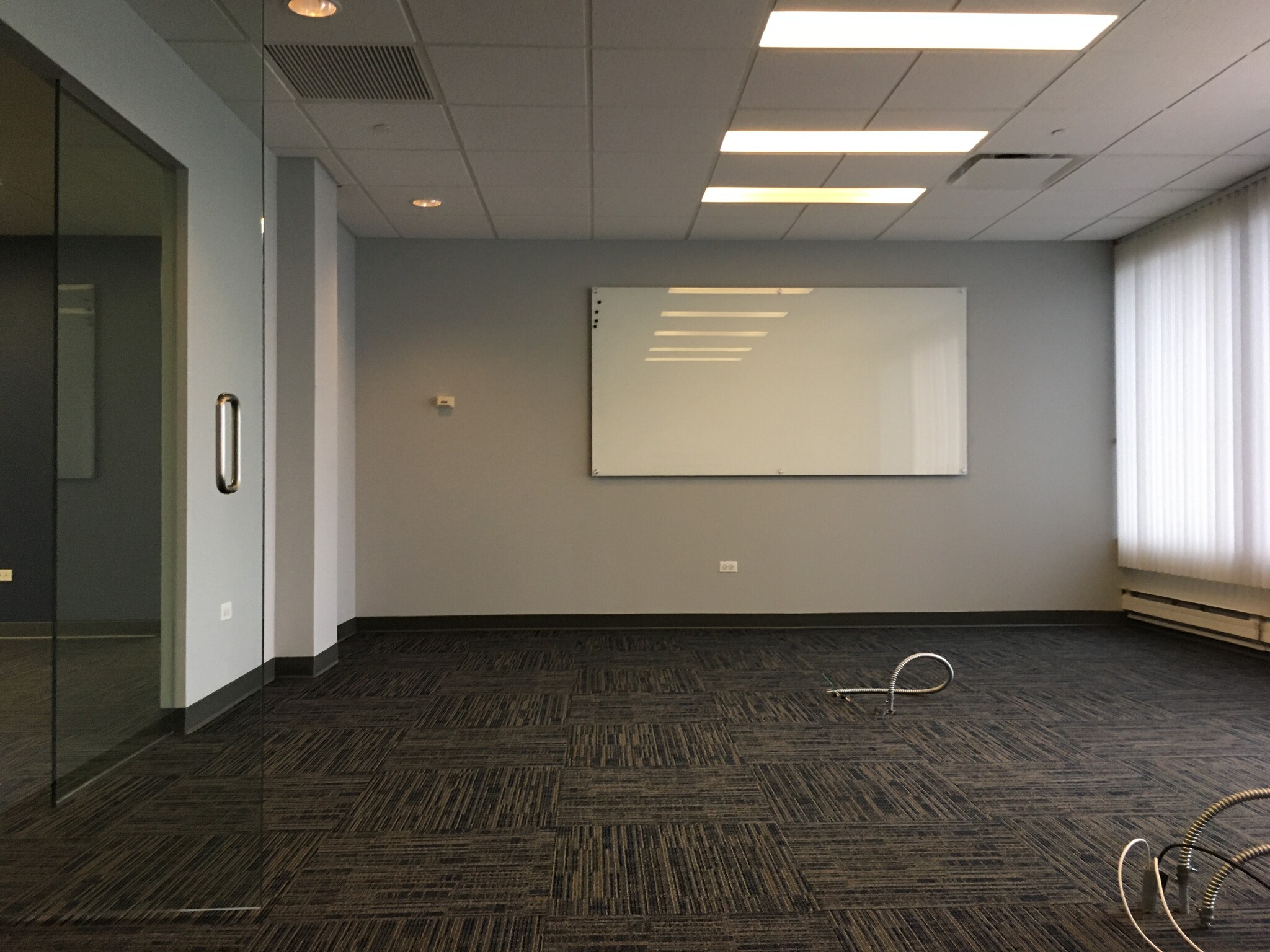 701 Lee St, Des Plaines, IL for lease Interior Photo- Image 1 of 7