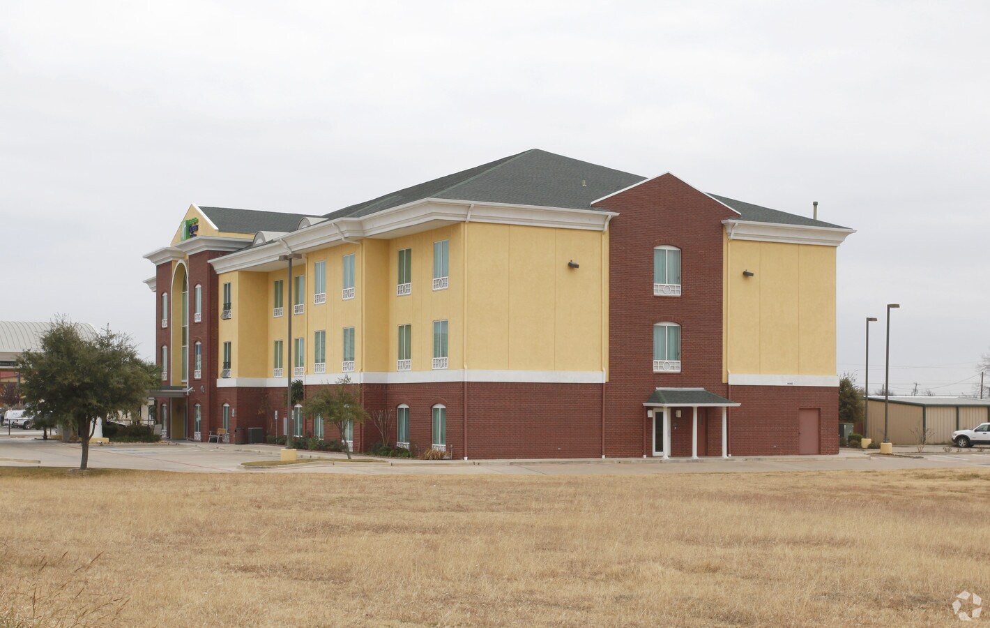 6808 Woodway Dr, Waco, TX 76712