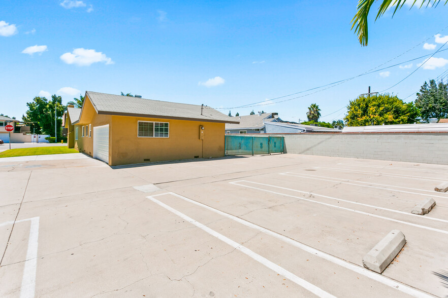 876 S Harbor Blvd, Anaheim, CA for sale - Building Photo - Image 1 of 1