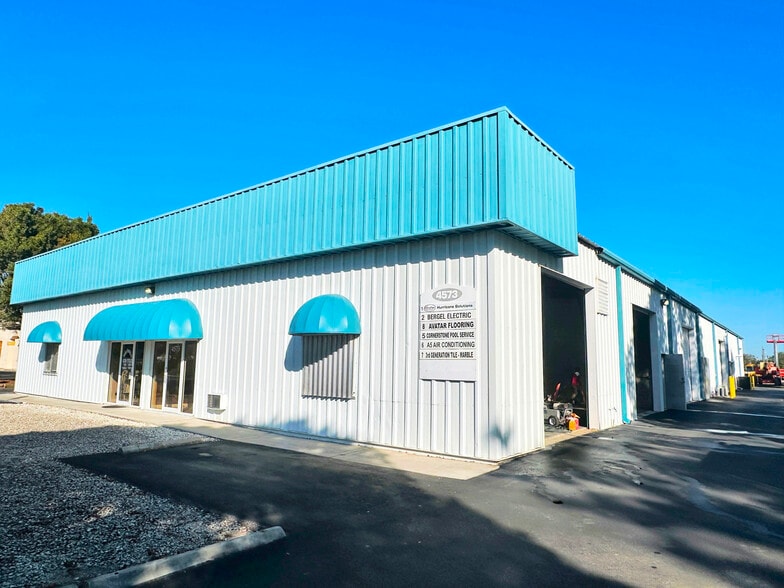 4573 Enterprise Ave, Naples, FL for lease - Building Photo - Image 1 of 8