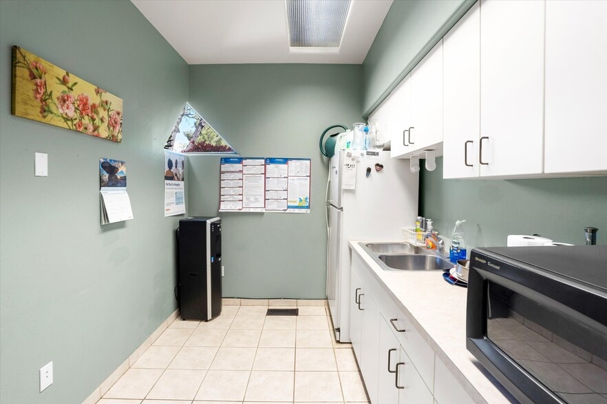 120 Northview Rd, Sedona, AZ for lease - Interior Photo - Image 2 of 66