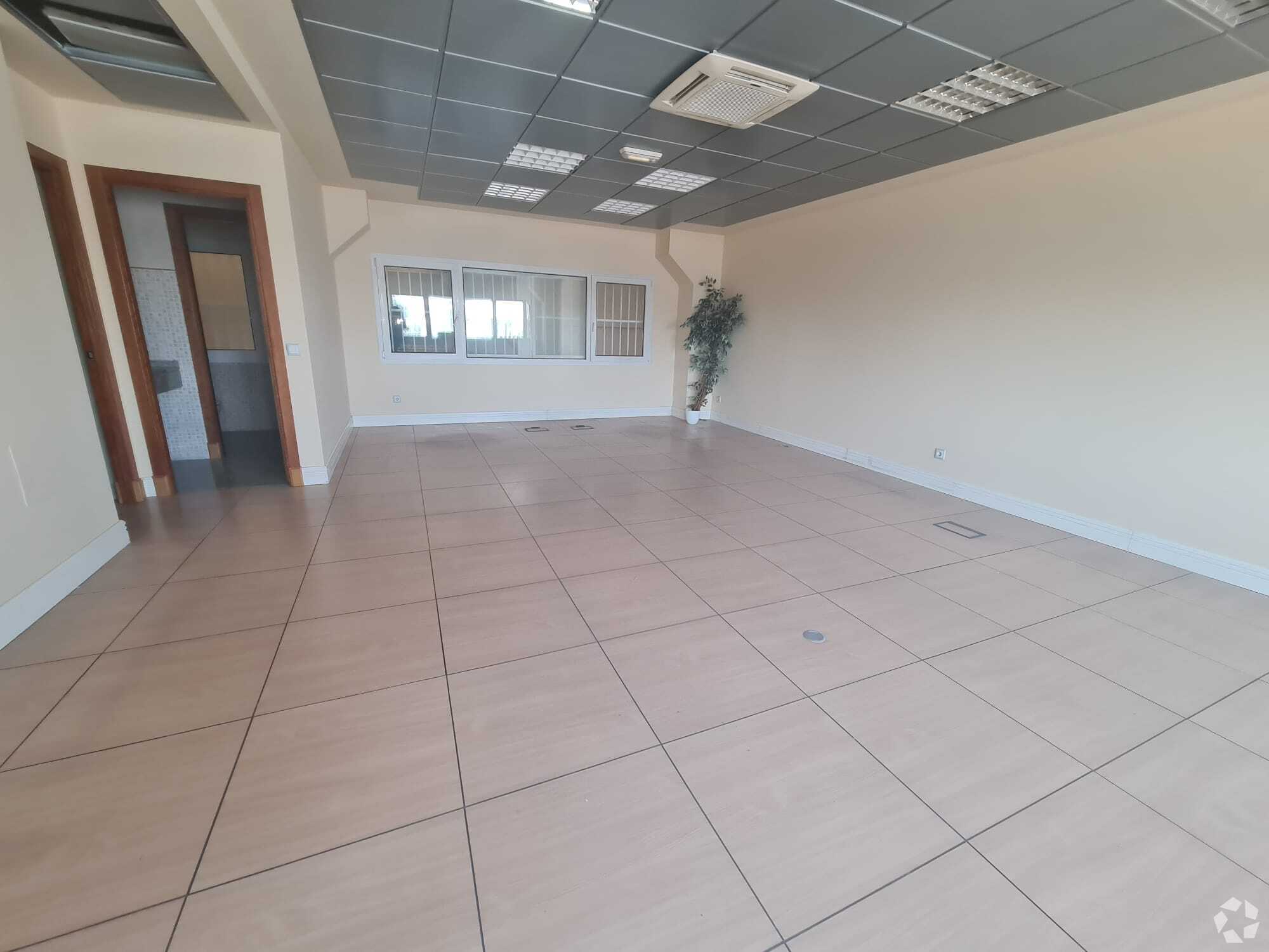 Office in Illescas, Toledo for lease Interior Photo- Image 1 of 2