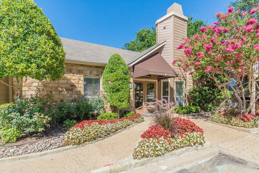 1000 E Ash Ln, Euless, TX for sale - Building Photo - Image 1 of 1