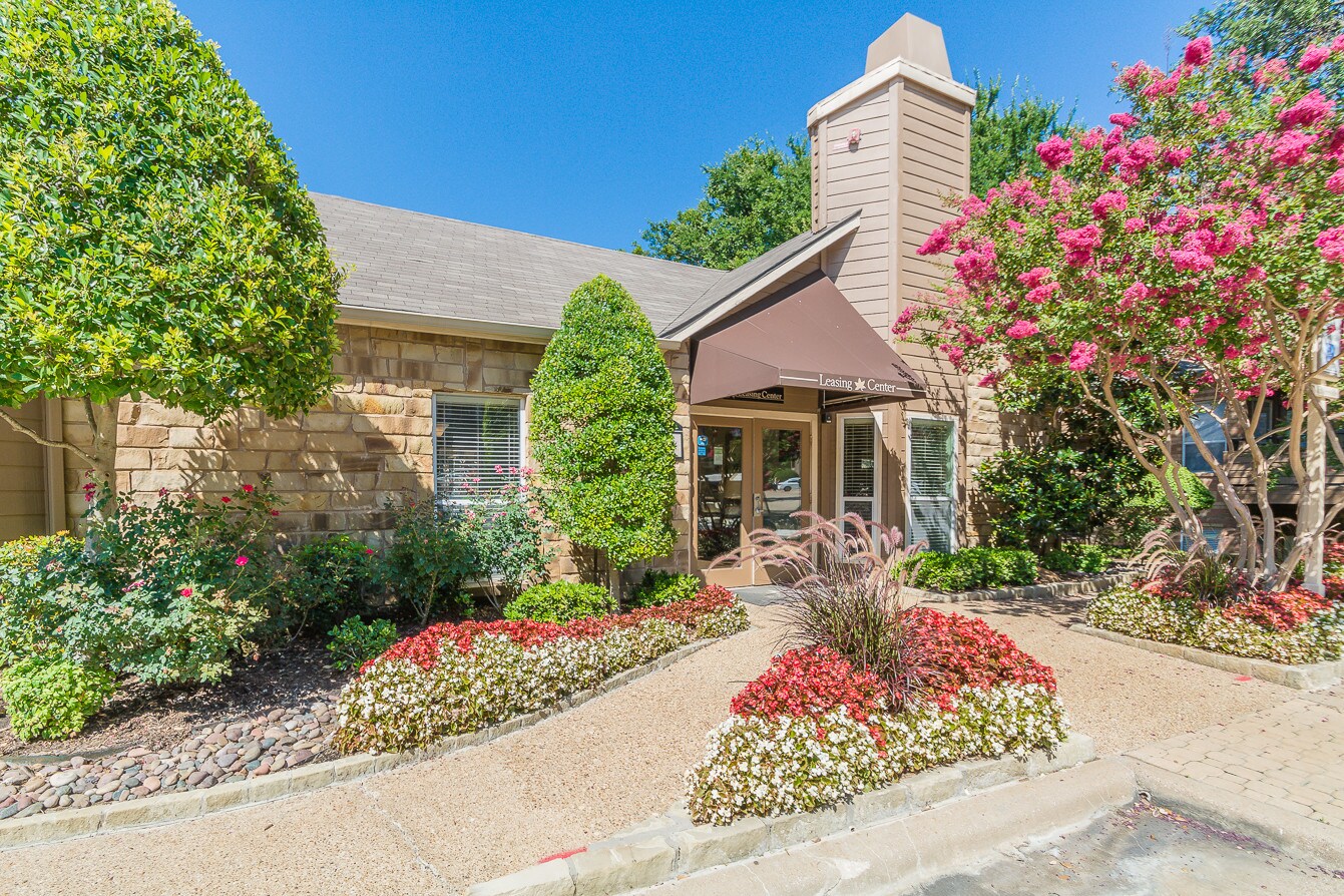 1000 E Ash Ln, Euless, TX for sale Building Photo- Image 1 of 1