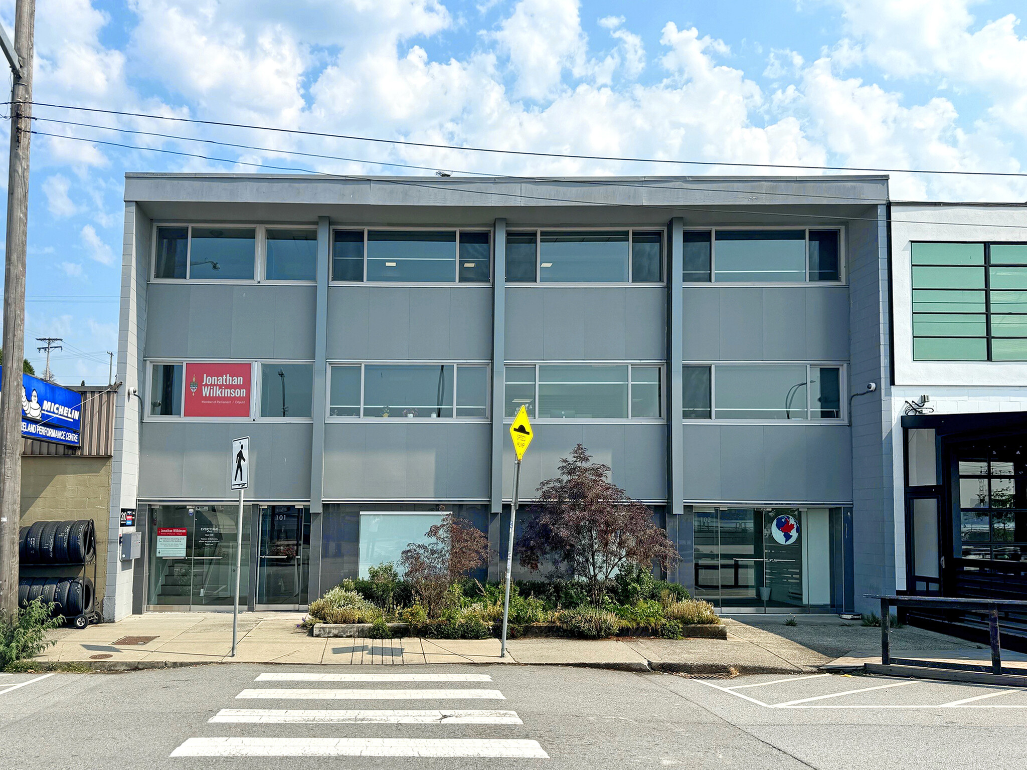 310 E Esplanade, North Vancouver, BC for lease Building Photo- Image 1 of 4