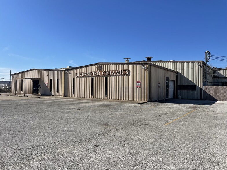 1501 N Gordon St, Alvin, TX for sale - Building Photo - Image 1 of 54