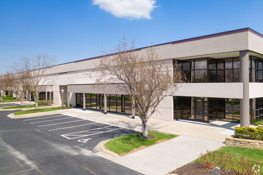 9601-9645 Legler Rd, Lenexa, KS for lease - Building Photo - Image 1 of 6