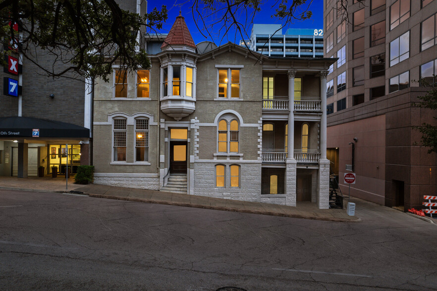 109 E 10th St, Austin, TX for sale - Building Photo - Image 1 of 37