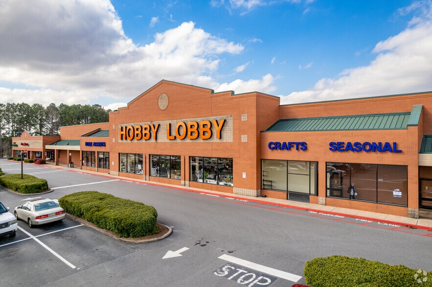 655 Atlanta Rd, Cumming, GA for lease - Primary Photo - Image 1 of 7
