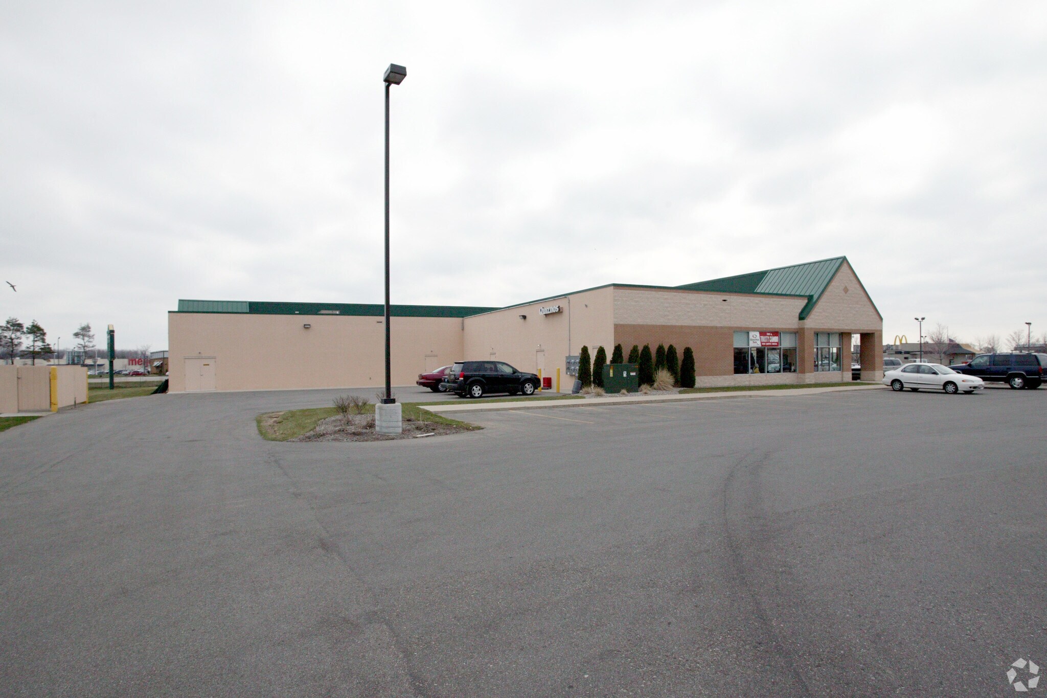 1265912719 Riley St, Holland, MI, 49424 Office/Retail Space For