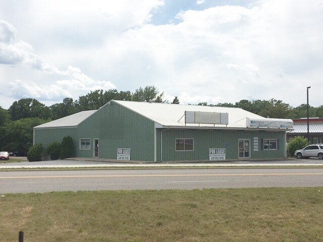 495 US-10, Detroit Lakes, MN for sale Primary Photo- Image 1 of 1